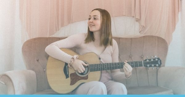 best guitars for women - blog cover