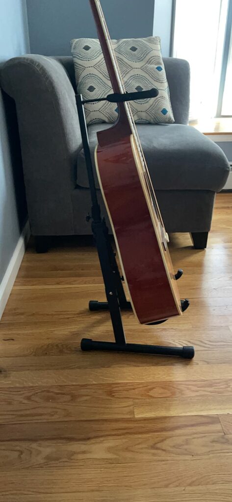 GLEAM stand is a universal guitar stand which can also be used for other instrunments.